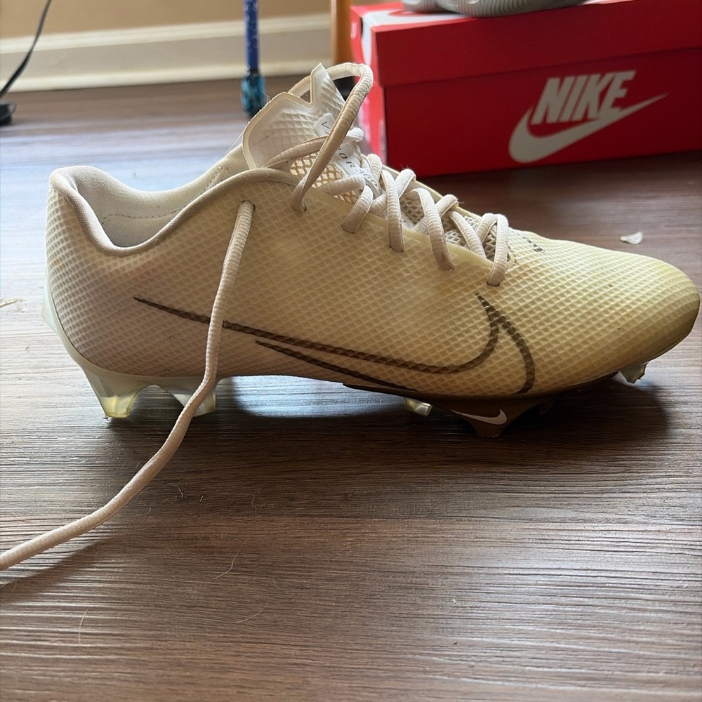 Nike Mercurial Vapor Men’s Cleats – Size 10